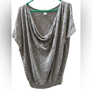 Everly Grey Woven top scoop neck in Heather grey, size Med pullover w/ roomy top